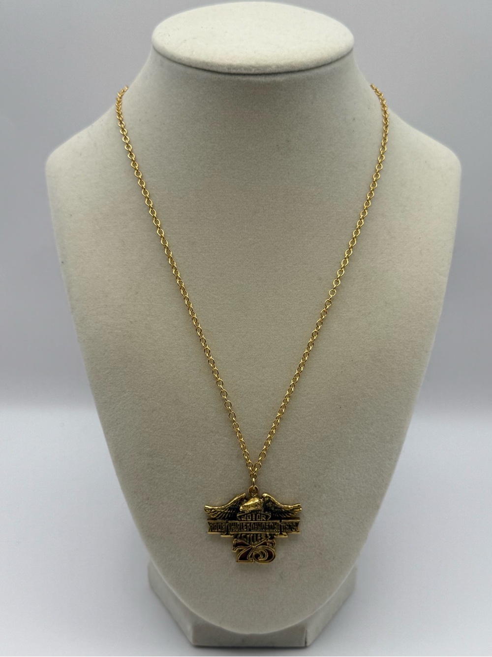 Harley-Davidson 2015 Eagle Harley-Davidson 2015 Eagle Pendant Necklace Gold Tone